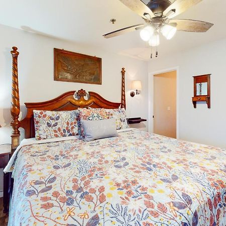The Farmhouse At Fall Creek Branson Exteriör bild