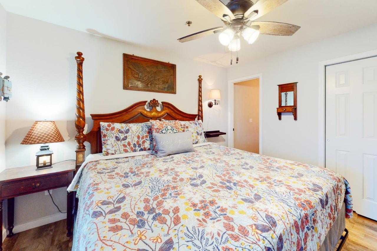The Farmhouse At Fall Creek Branson Exteriör bild